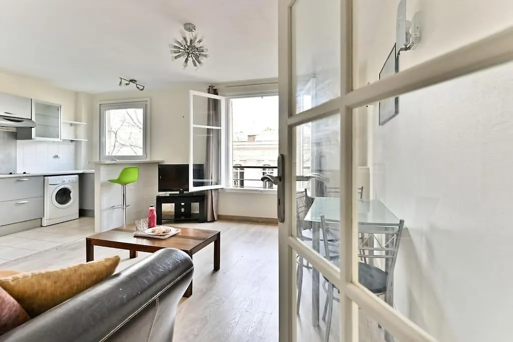 Appartement Central Avenue Du Maine Paris Apartment