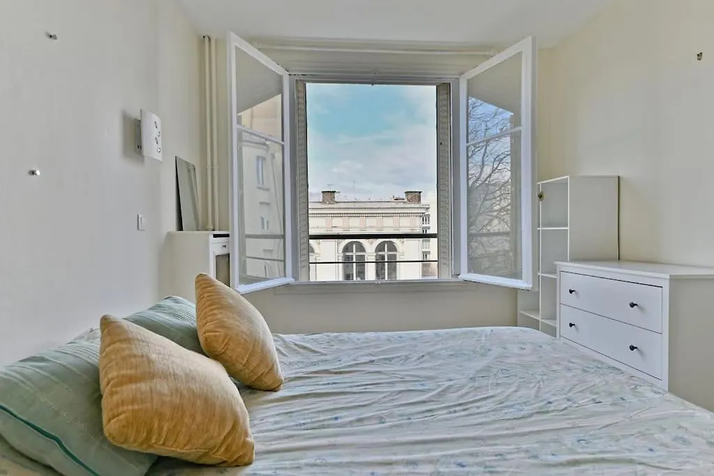 Apartment Appartement Central Avenue Du Maine Paris France
