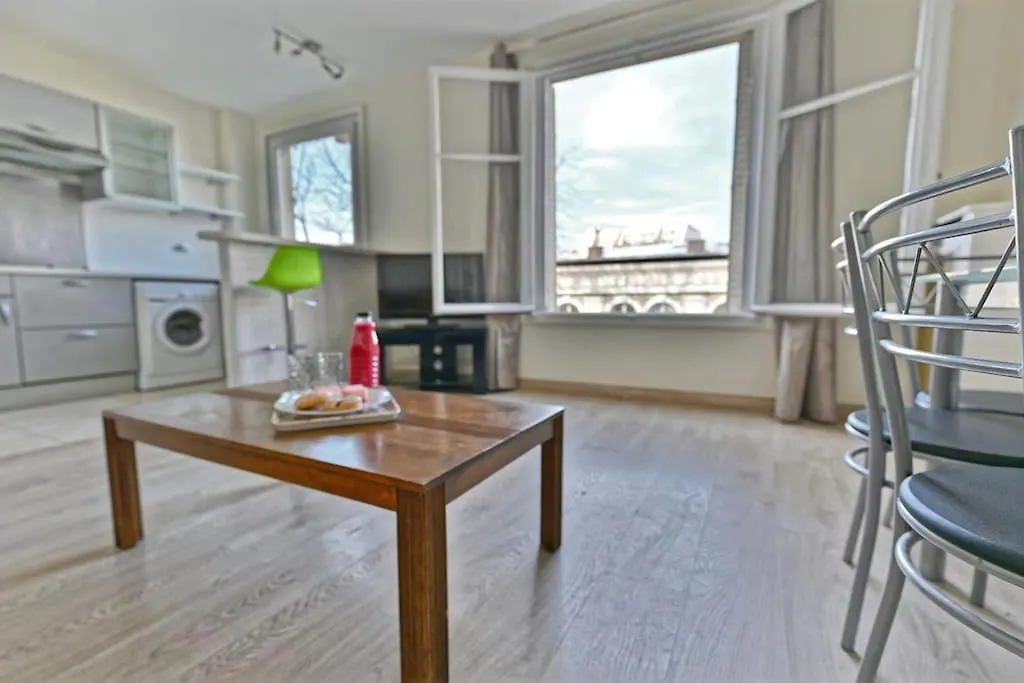 Appartement Central Avenue Du Maine Paris